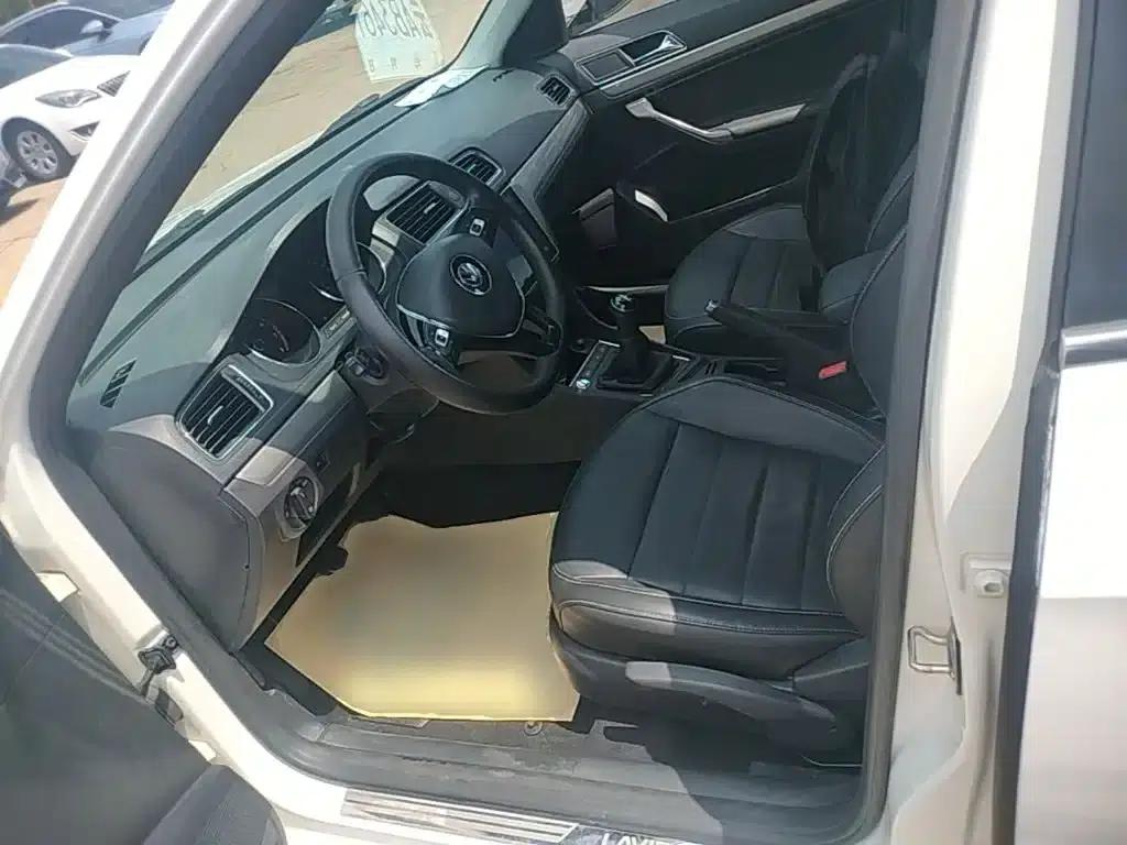 2017 Volkswagen Lavida 1.6L Manual Comfort Edition — миниатюра 15