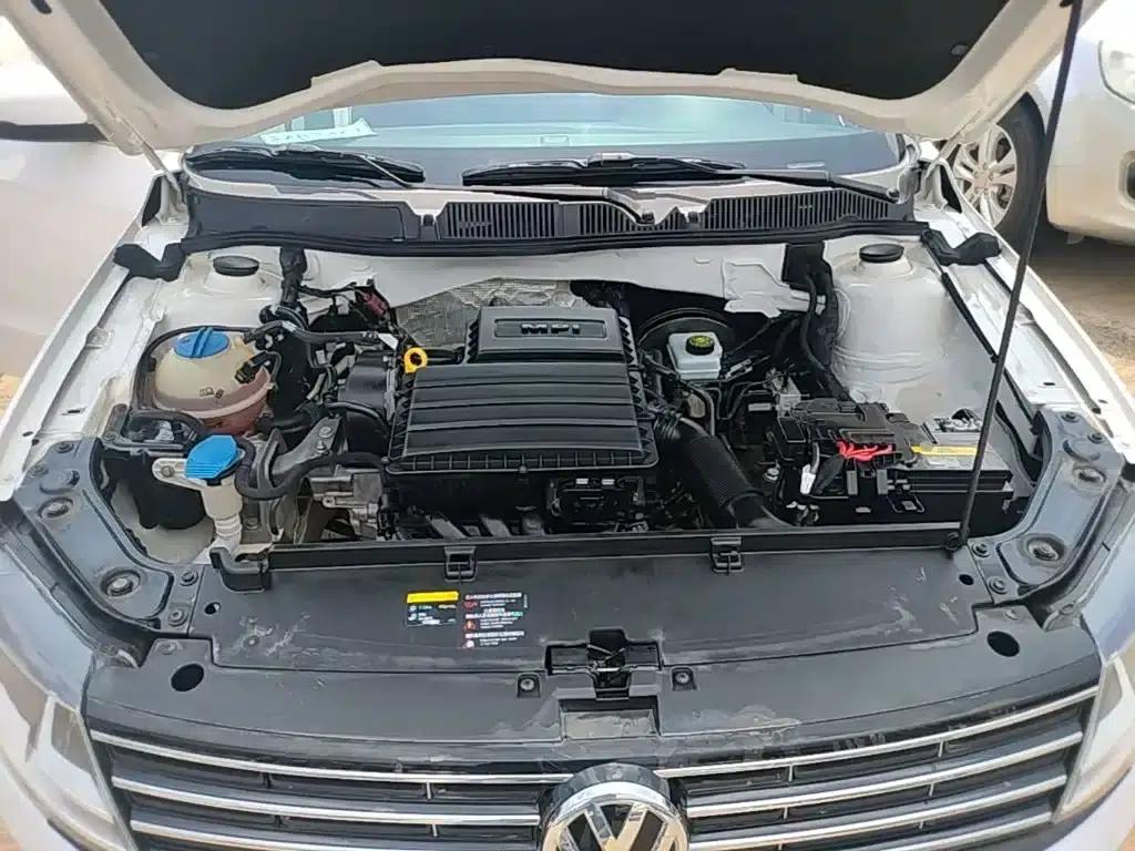 2017 Volkswagen Lavida 1.6L Manual Comfort Edition — миниатюра 20