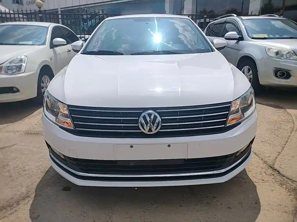 2017 Volkswagen Lavida 1.6L Manual Comfort Edition — миниатюра 3