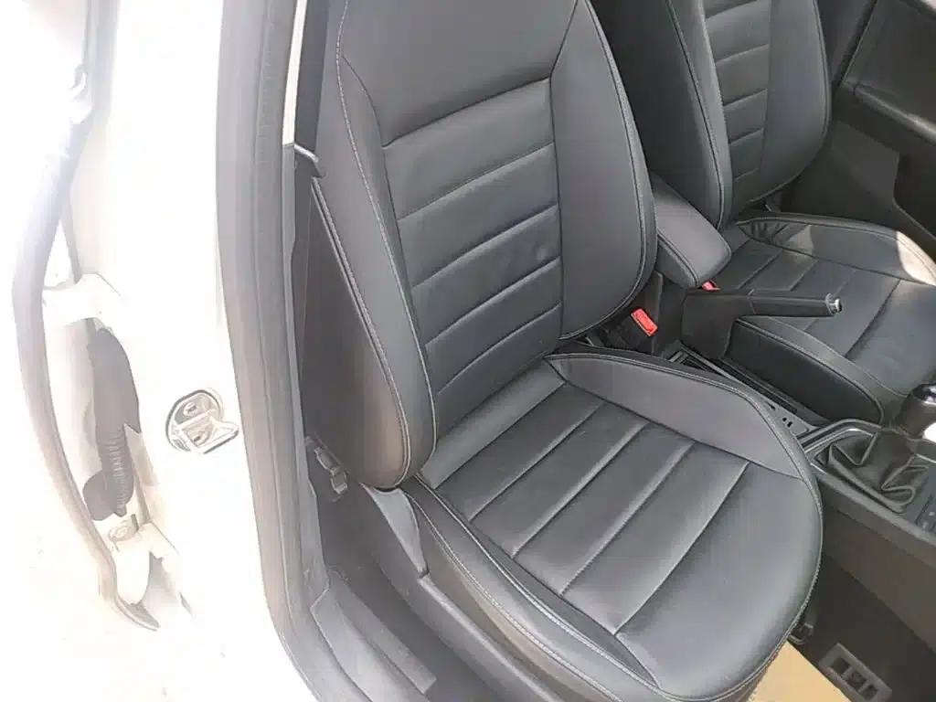 2017 Volkswagen Lavida 1.6L Manual Comfort Edition — миниатюра 25