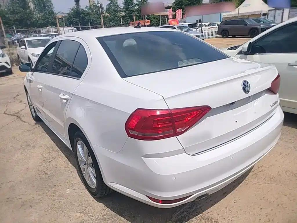 2017 Volkswagen Lavida 1.6L Manual Comfort Edition — миниатюра 5