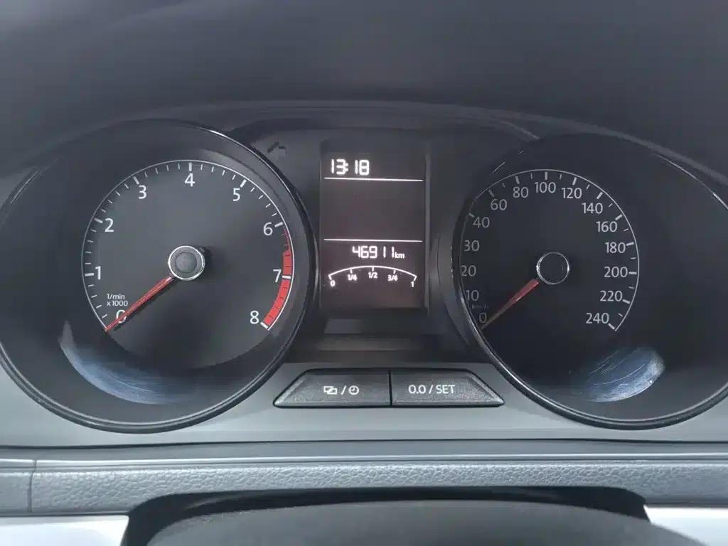 2015 Volkswagen Lavida 1.6L Automatic Fashion Edition — миниатюра 11