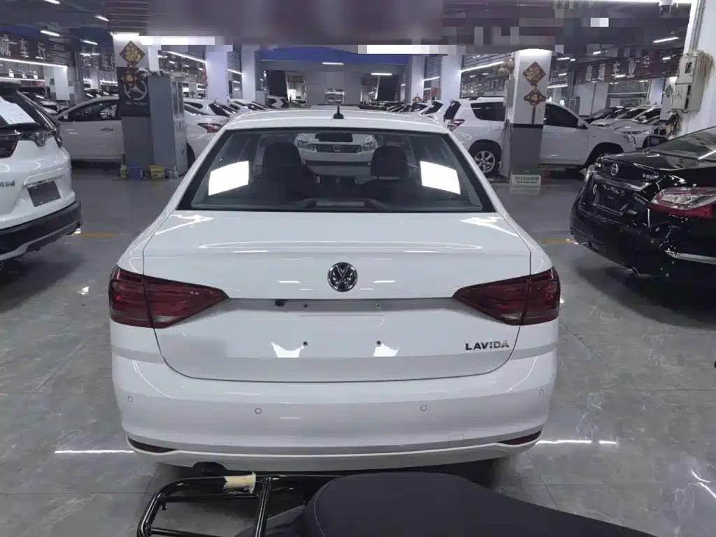 2015 Volkswagen Lavida 1.6L Automatic Fashion Edition — миниатюра 5