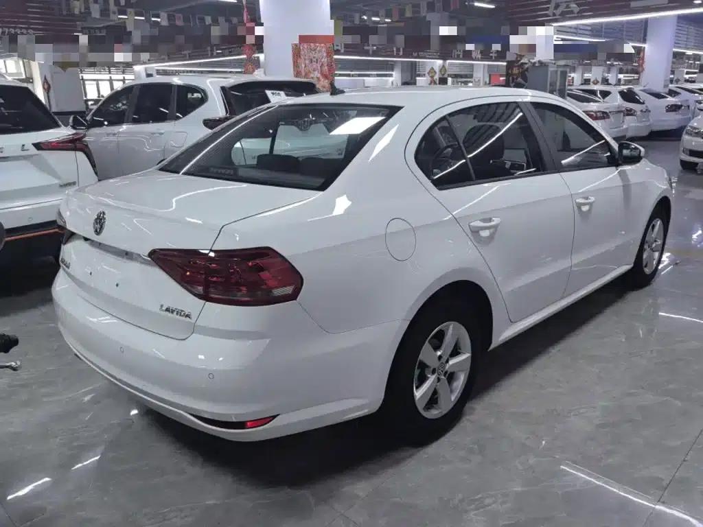 2015 Volkswagen Lavida 1.6L Automatic Fashion Edition — миниатюра 7
