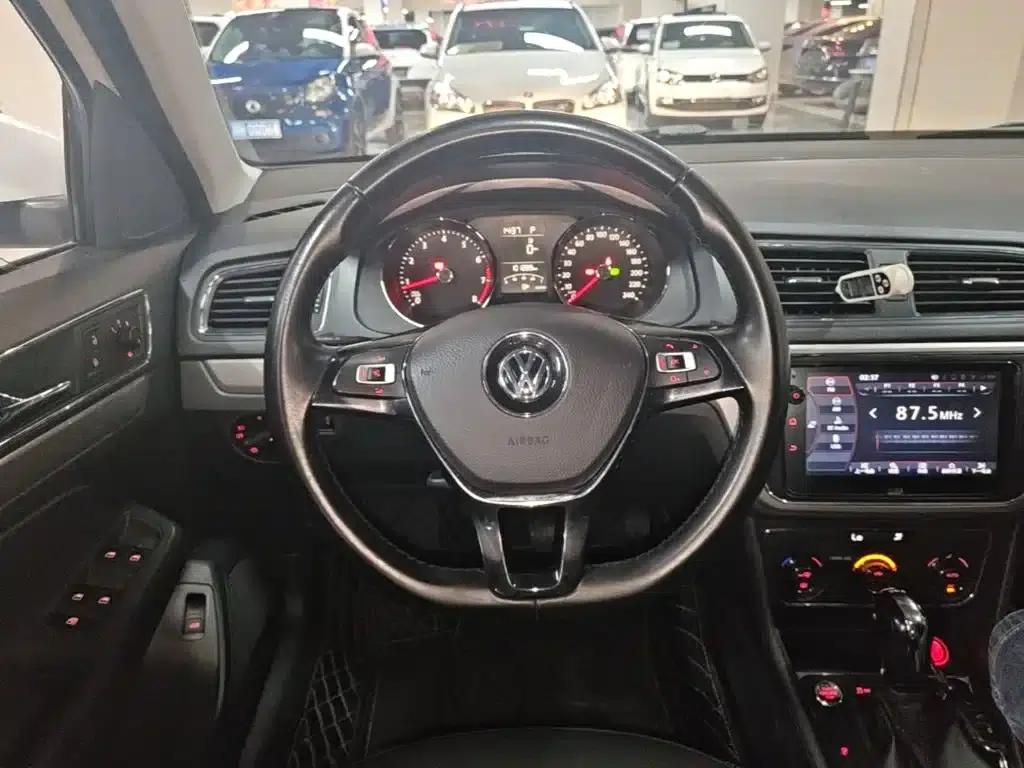 2017 Volkswagen Lavida 230TSI DSG Comfort Edition — миниатюра 11