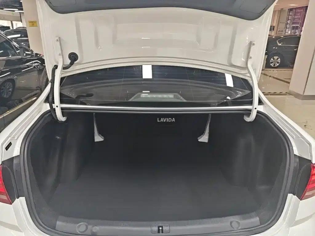 2017 Volkswagen Lavida 230TSI DSG Comfort Edition — миниатюра 19