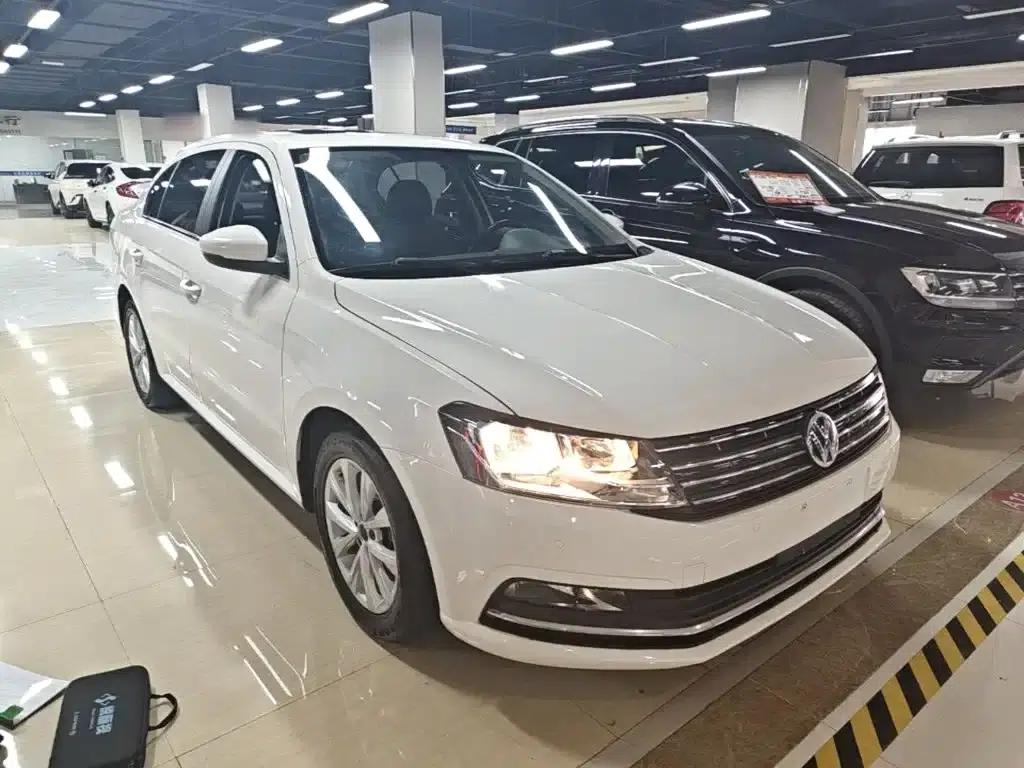2017 Volkswagen Lavida 230TSI DSG Comfort Edition — миниатюра 4