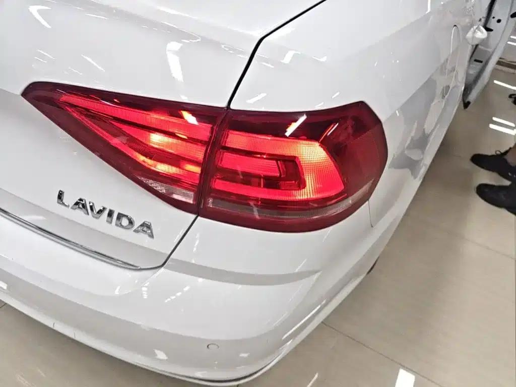 2017 Volkswagen Lavida 230TSI DSG Comfort Edition — миниатюра 8