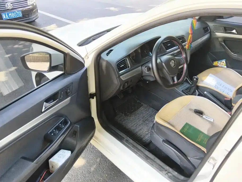 2015 Volkswagen Lavida 1.6L Manual Fashion Edition — миниатюра 13