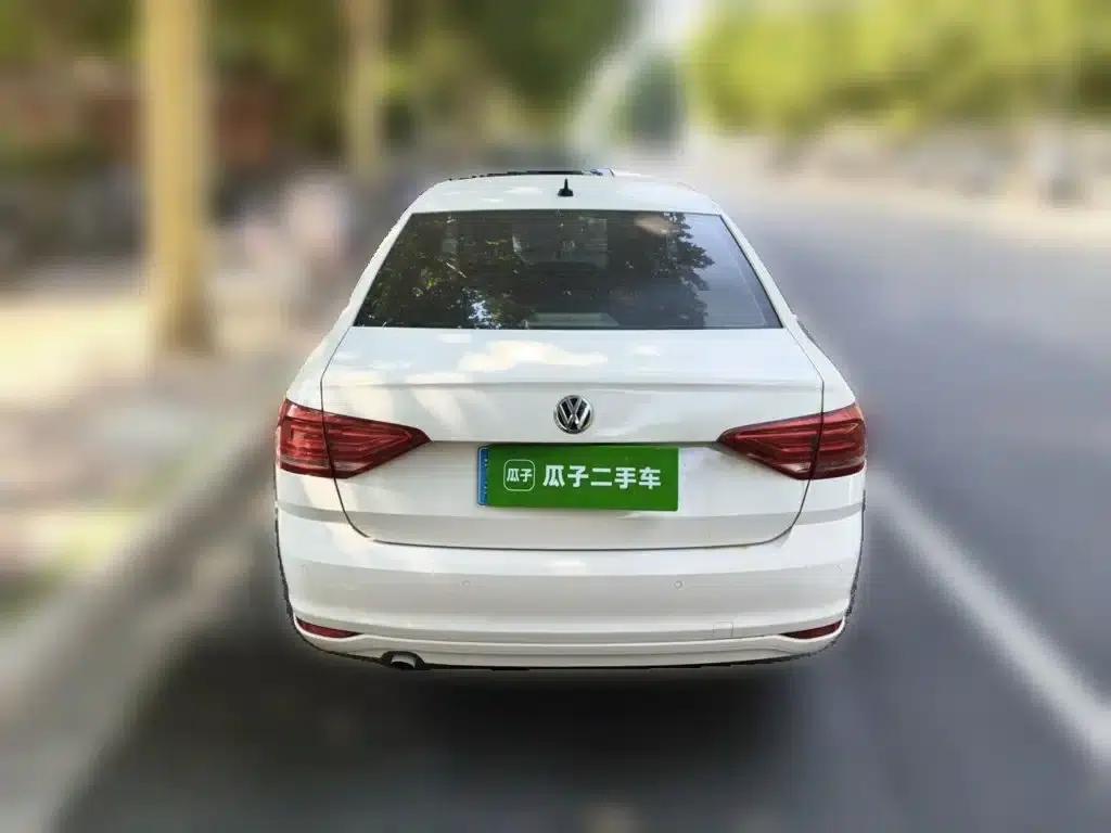 2015 Volkswagen Lavida 1.6L Manual Fashion Edition — миниатюра 4