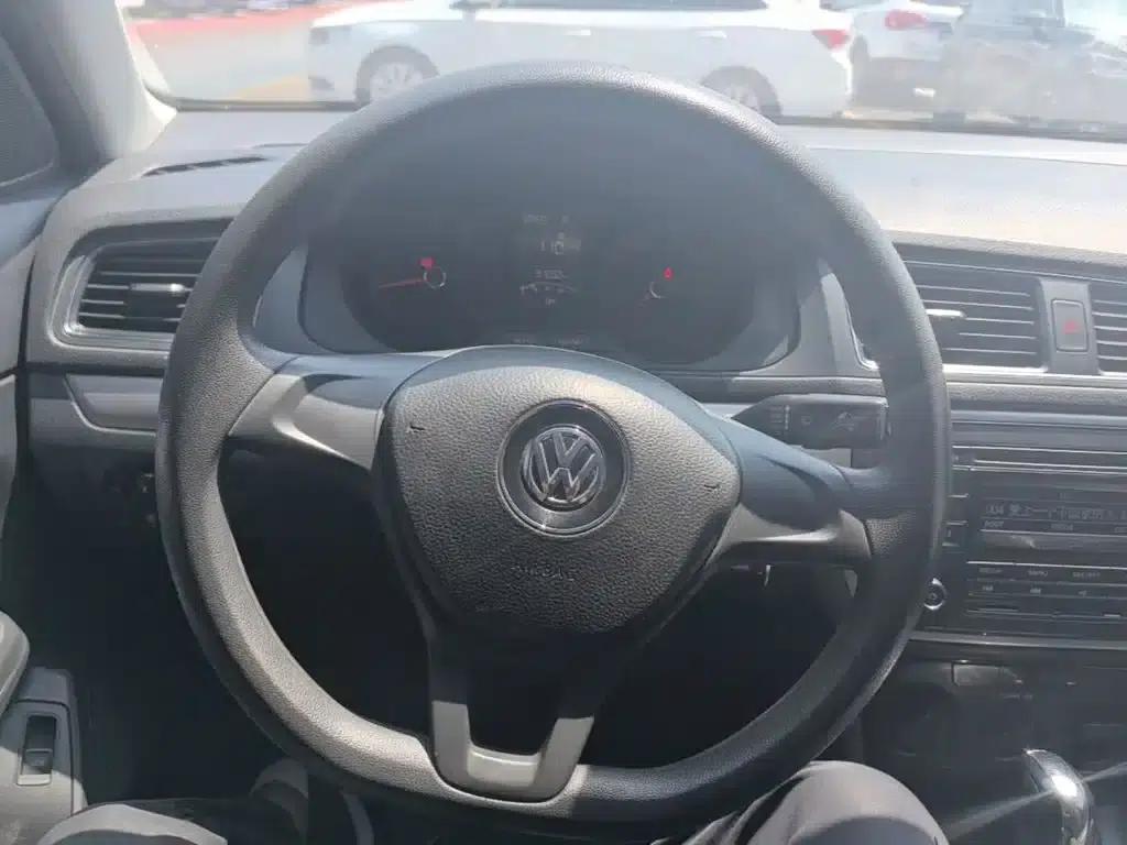 2017 Volkswagen Lavida 1.6L Automatic Fashion Edition — миниатюра 11