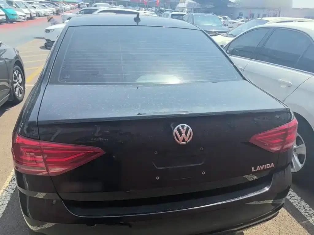2017 Volkswagen Lavida 1.6L Automatic Fashion Edition — миниатюра 6