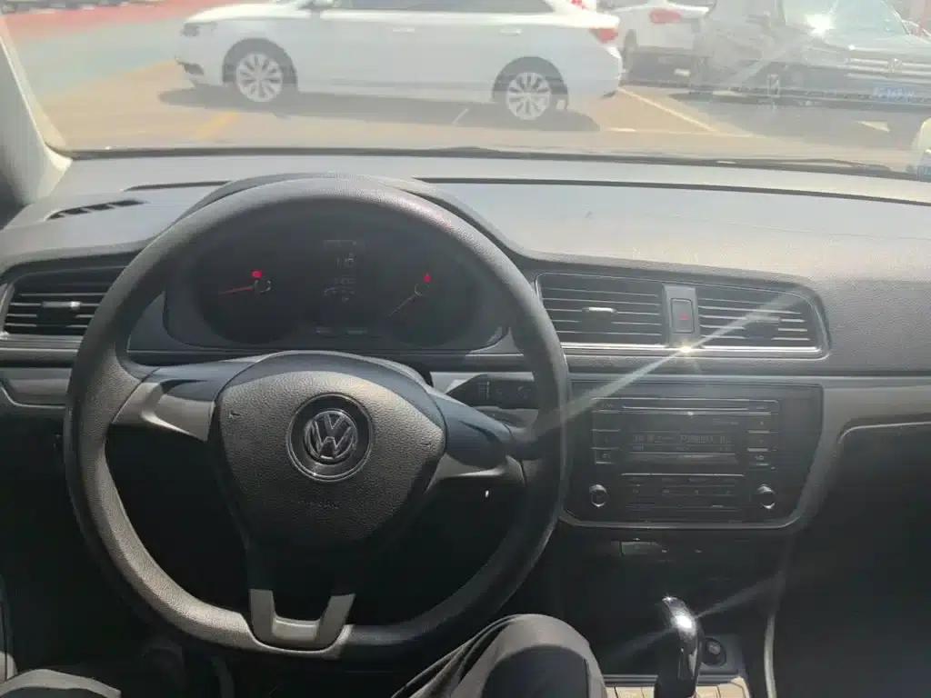2017 Volkswagen Lavida 1.6L Automatic Fashion Edition — миниатюра 10