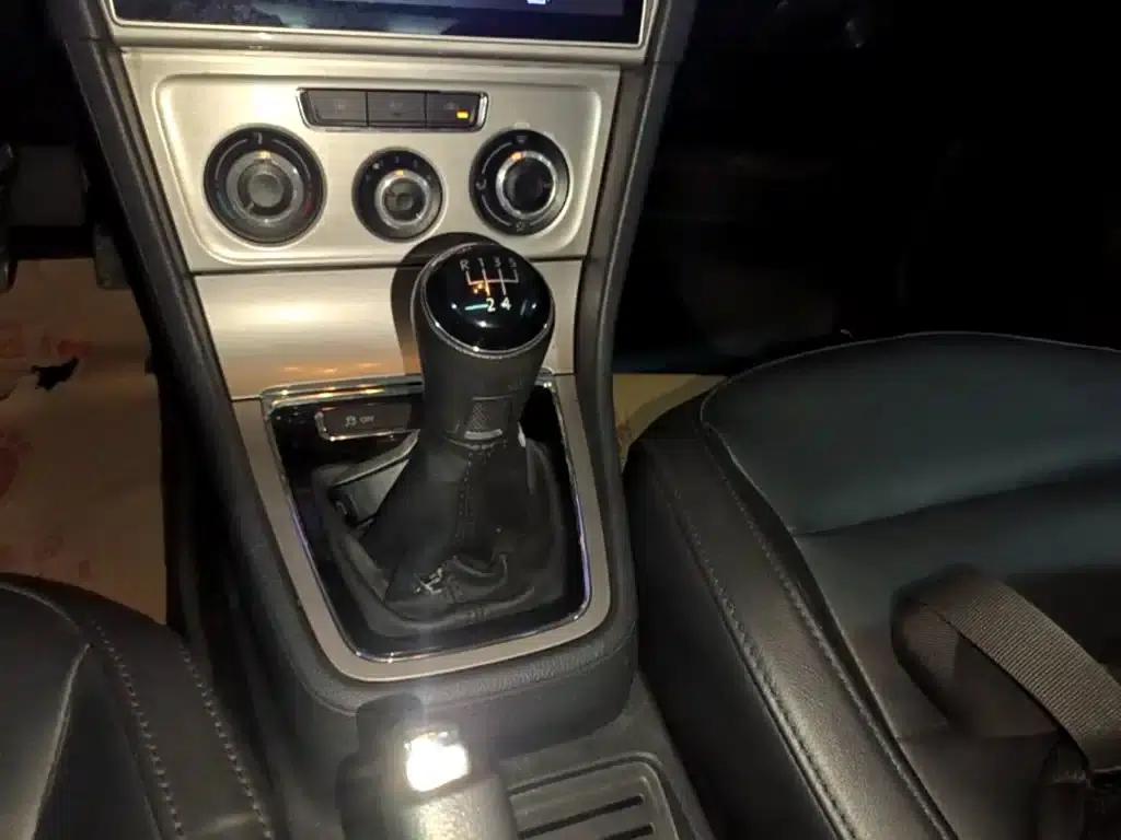 2013 Lavida Facelift 1.4TSI Manual Comfort Edition — миниатюра 14