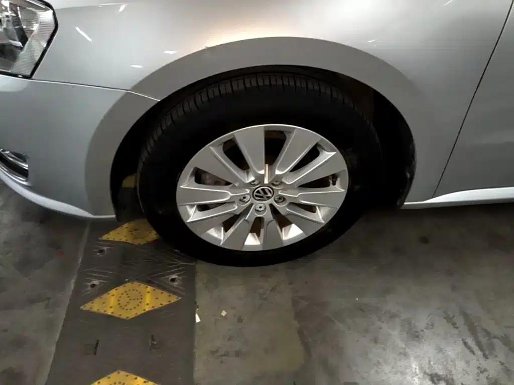 2013 Lavida Facelift 1.4TSI Manual Comfort Edition — миниатюра 23