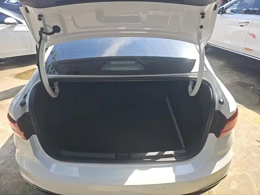 2024 Volkswagen Lavida 1.5L Automatic Starry Sky Five Million Edition — миниатюра 19