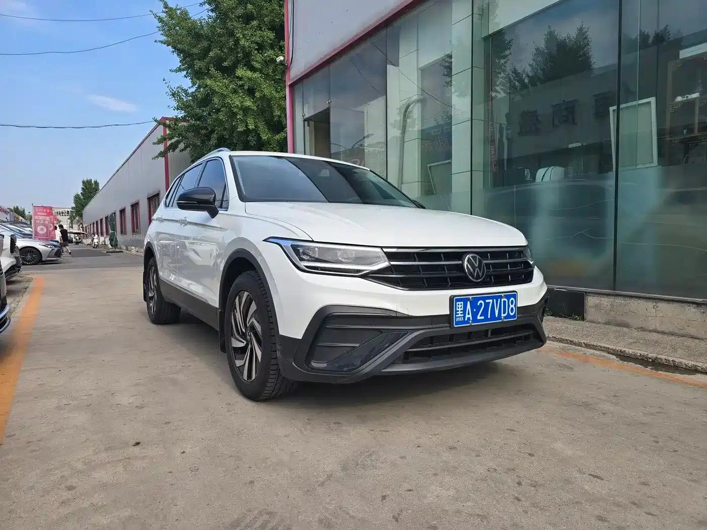 Tiguan L 2025 Outstanding Edition 300TSI Automatic 2WD Dragon Edition — миниатюра 3