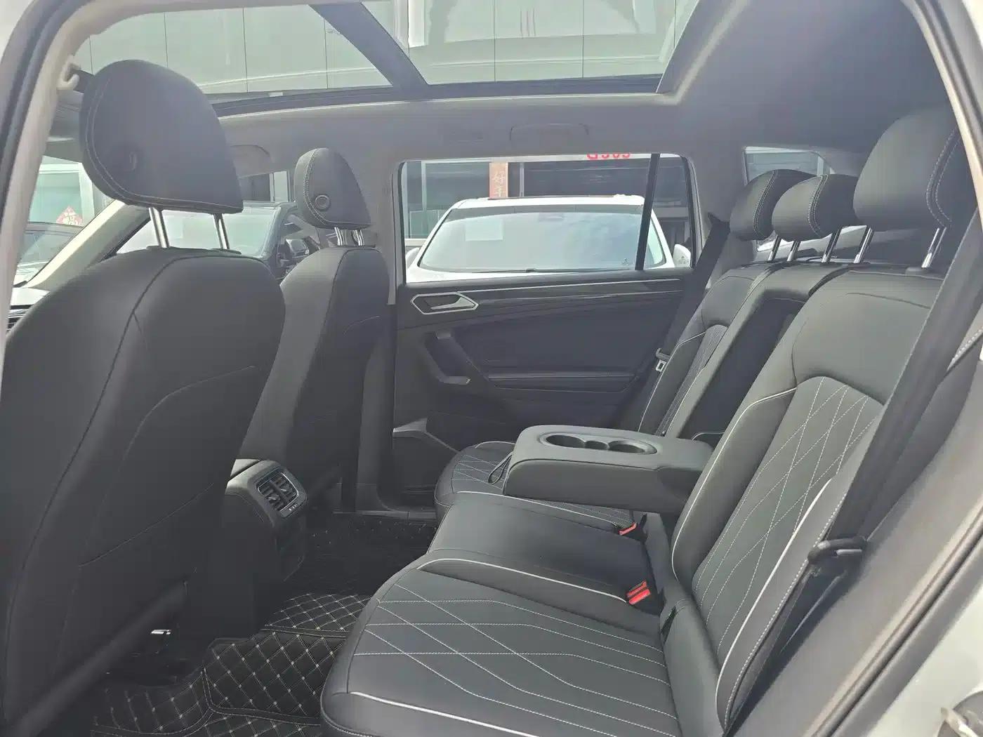 Tiguan L 2025 Outstanding Edition 300TSI Automatic 2WD Dragon Edition — миниатюра 10