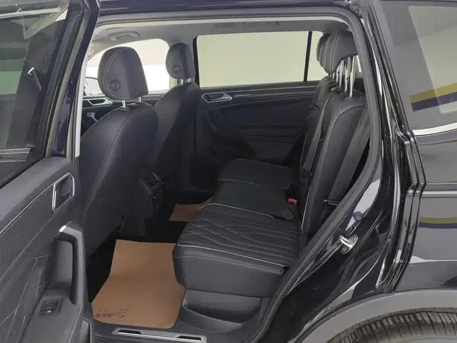 Tiguan L 2022 330TSI Automatic 2WD R-Line Premium Edition — миниатюра 11