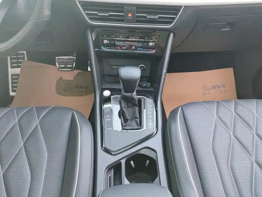 Tiguan L 2022 330TSI Automatic 2WD R-Line Premium Edition — миниатюра 16