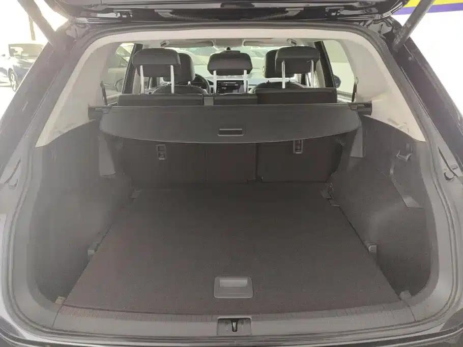 Tiguan L 2022 330TSI Automatic 2WD R-Line Premium Edition — миниатюра 4