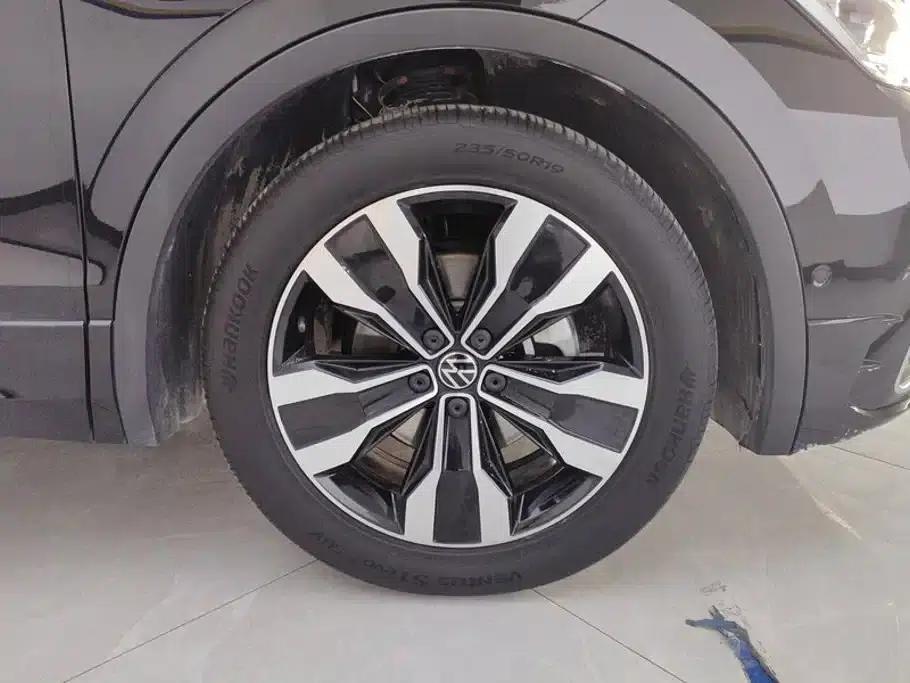 Tiguan L 2022 330TSI Automatic 2WD R-Line Premium Edition — миниатюра 6