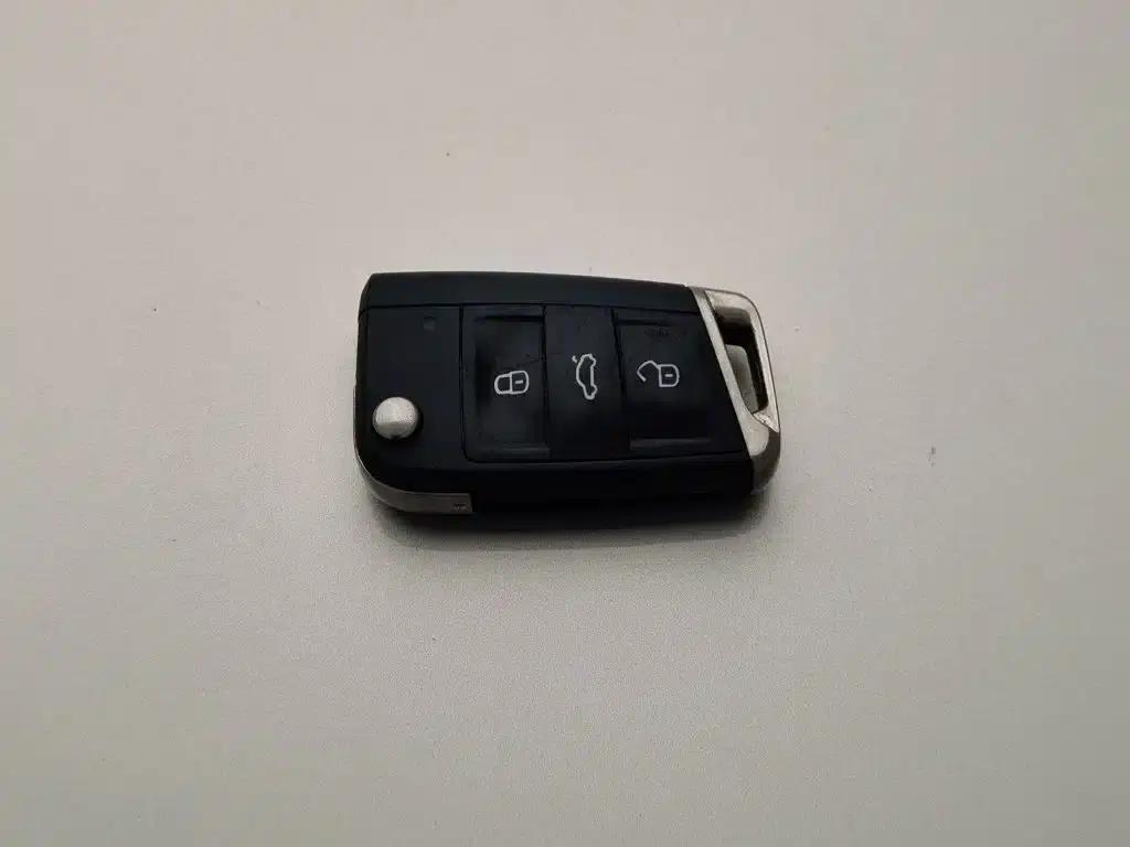 Tiguan L 2023 330TSI Automatic 2WD Smart Edition — миниатюра 19