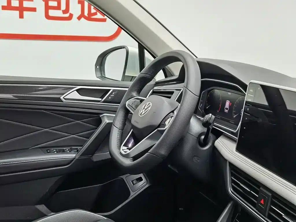 Tiguan L 2023 330TSI Automatic 2WD Smart Edition — миниатюра 22