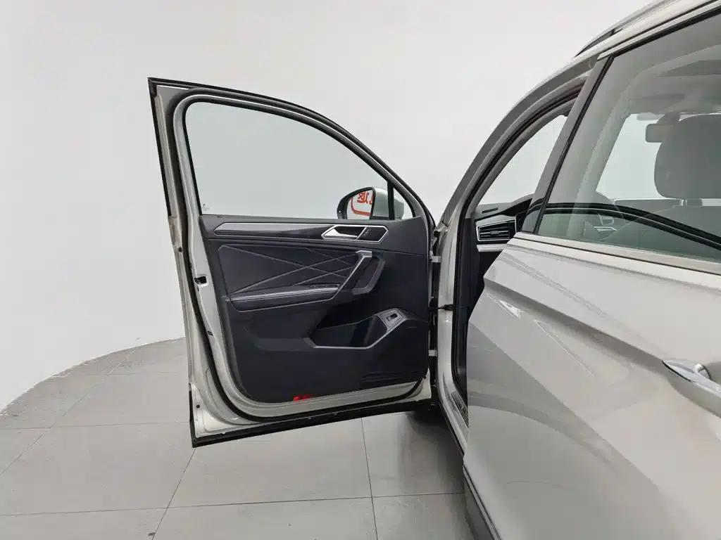 Tiguan L 2023 330TSI Automatic 2WD Smart Edition — миниатюра 8
