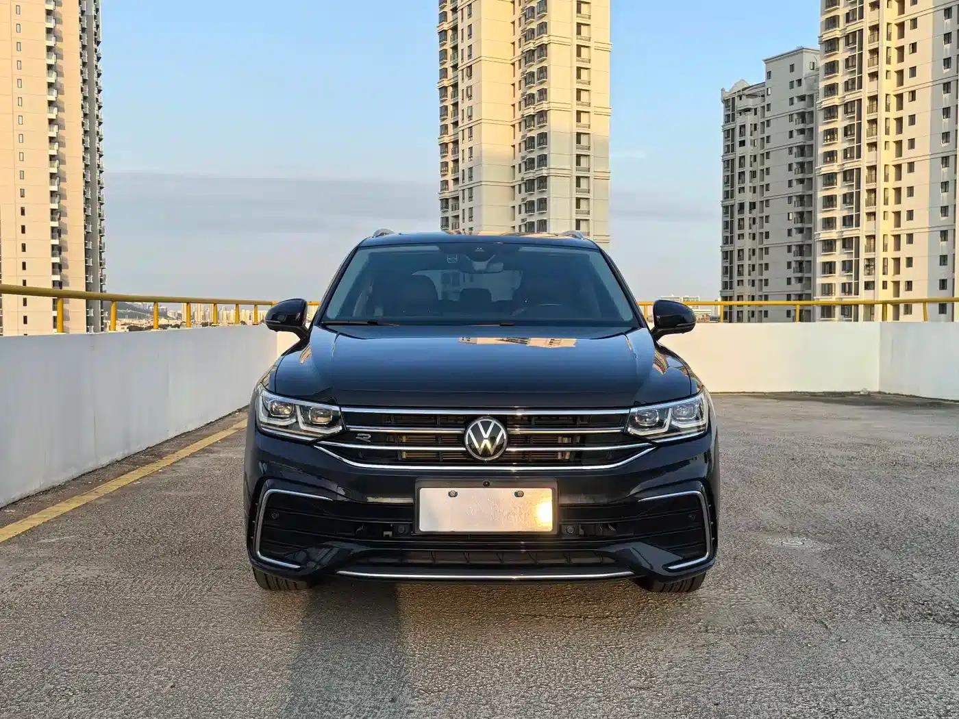 Tiguan L 2023 380TSI Automatic 4WD R-Line Flagship Edition 7-Seater — миниатюра 2