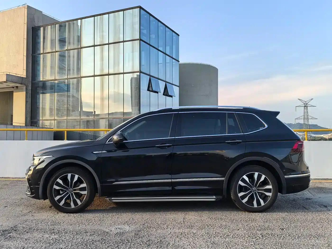 Tiguan L 2023 380TSI Automatic 4WD R-Line Flagship Edition 7-Seater — миниатюра 14
