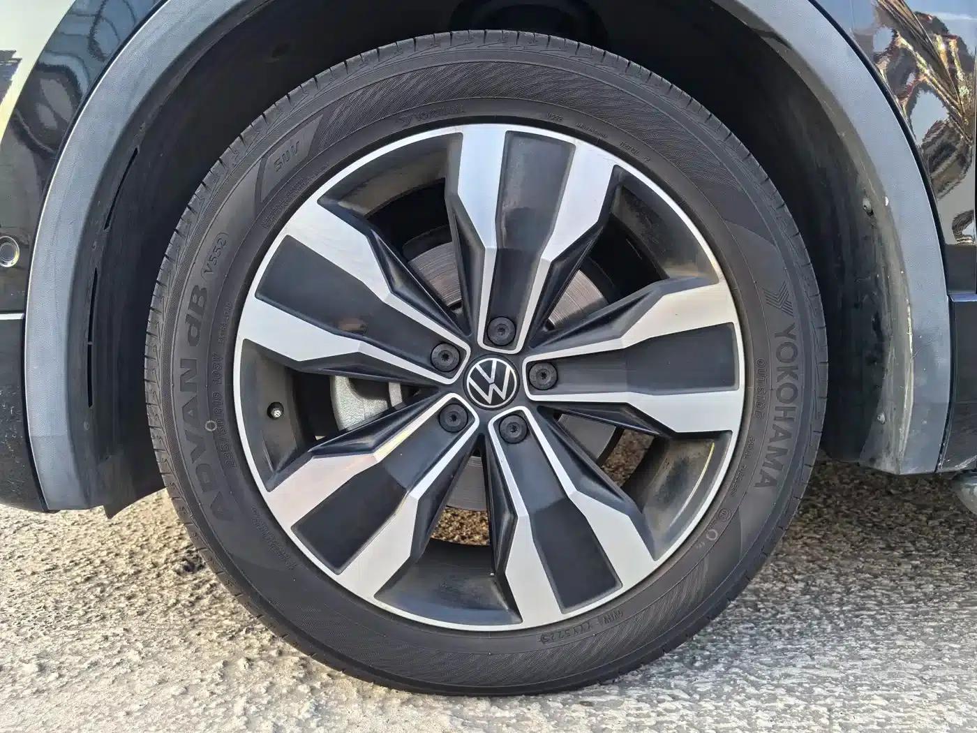 Tiguan L 2023 380TSI Automatic 4WD R-Line Flagship Edition 7-Seater — миниатюра 19