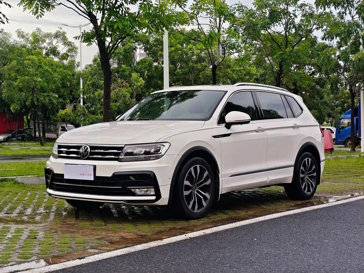 Tiguan L 2021 330TSI Automatic 2WD R-Line Premium Edition — миниатюра 1