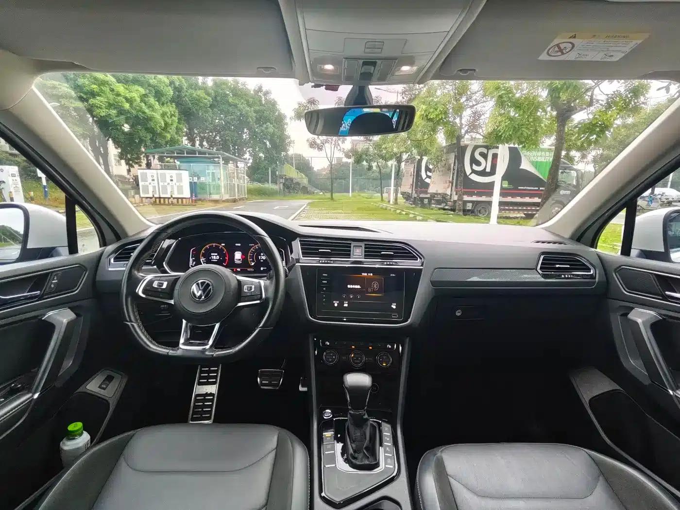 Tiguan L 2021 330TSI Automatic 2WD R-Line Premium Edition — миниатюра 13