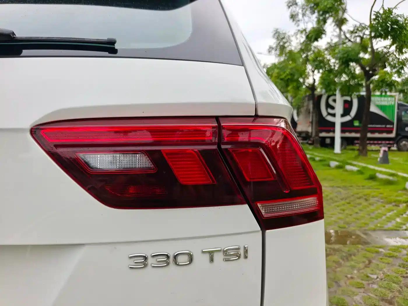 Tiguan L 2021 330TSI Automatic 2WD R-Line Premium Edition — миниатюра 9