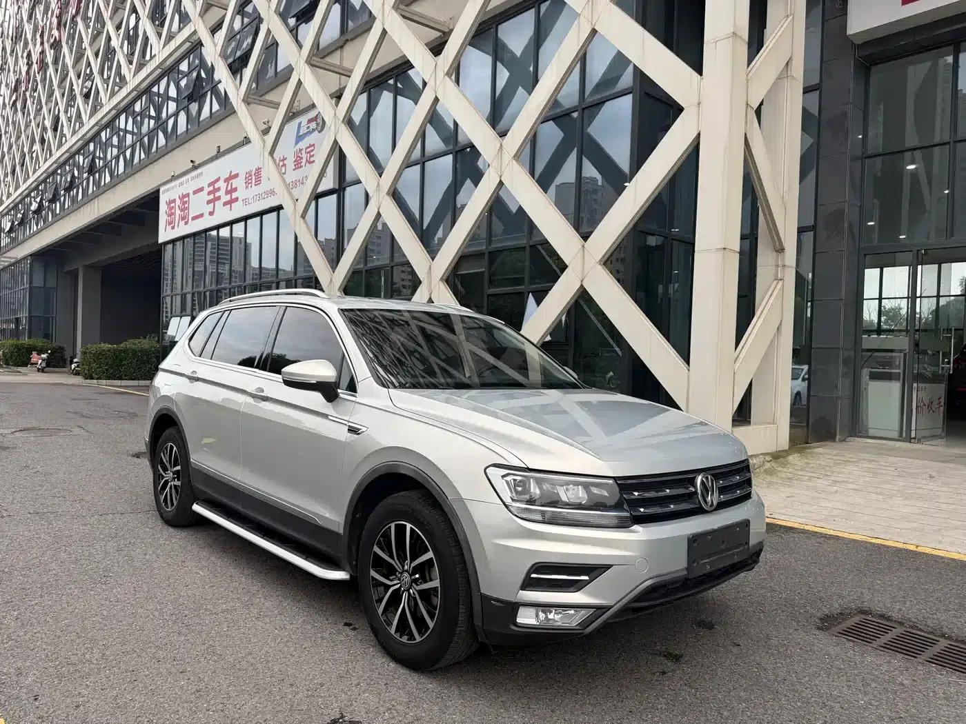Tiguan L 2018 330TSI Automatic 2WD Luxury Edition — миниатюра 2