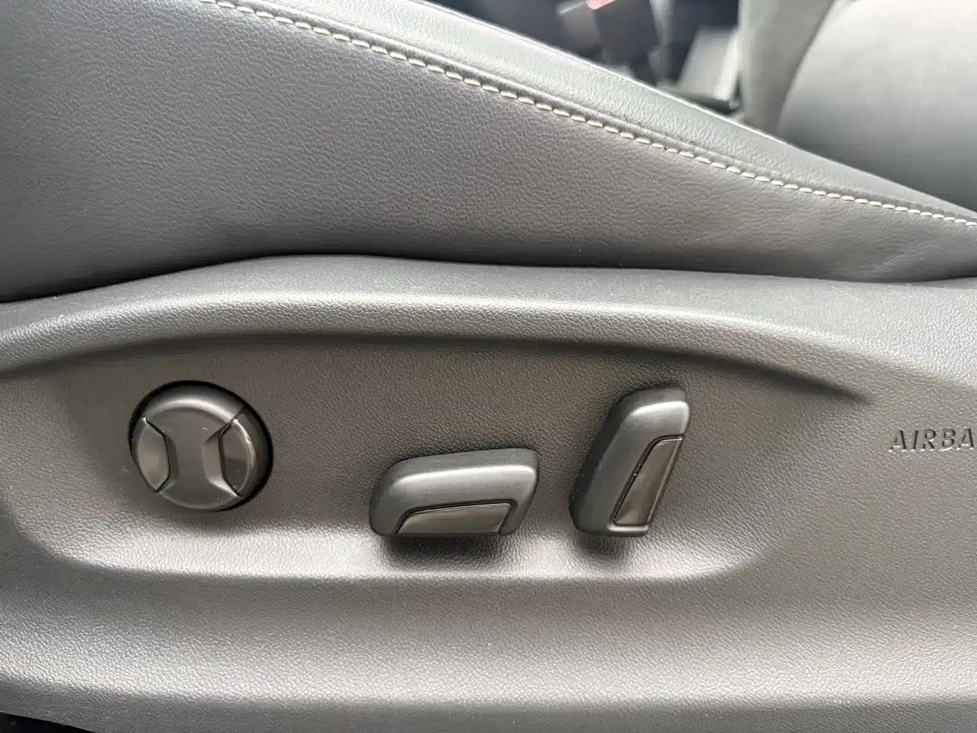 Tiguan L 2018 330TSI Automatic 2WD Luxury Edition — миниатюра 12