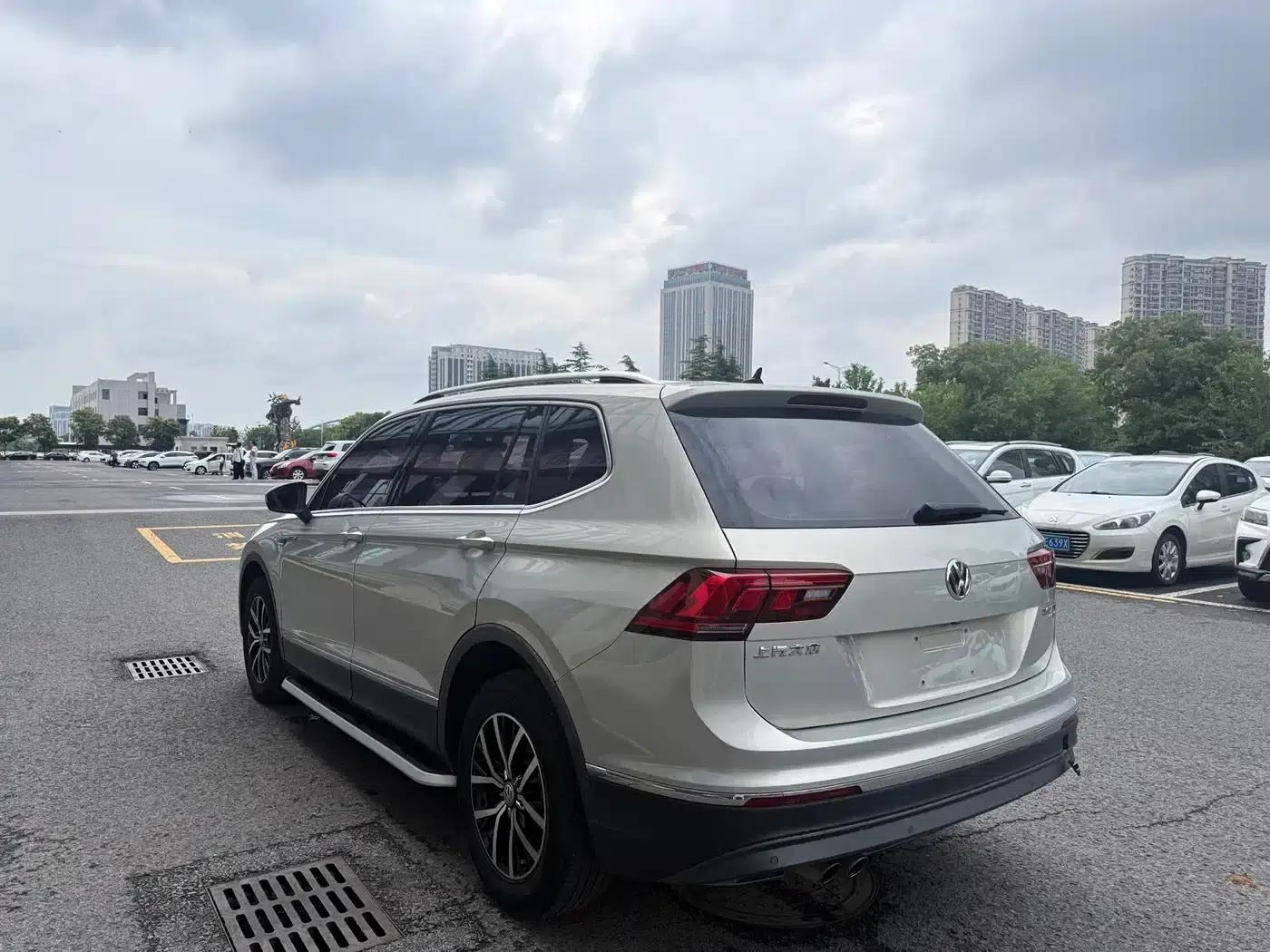 Tiguan L 2018 330TSI Automatic 2WD Luxury Edition — миниатюра 20