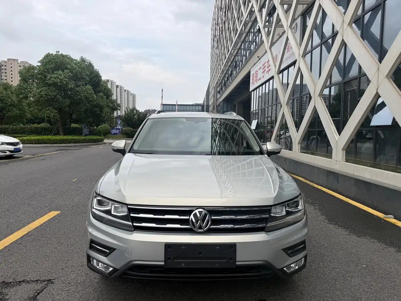 Tiguan L 2018 330TSI Automatic 2WD Luxury Edition — миниатюра 3