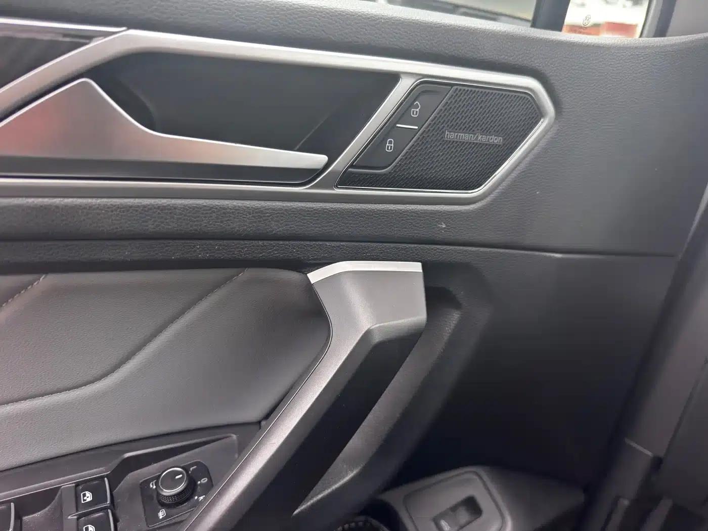 Tiguan L 2023 330TSI Automatic 2WD R-Line Flagship Edition — миниатюра 12