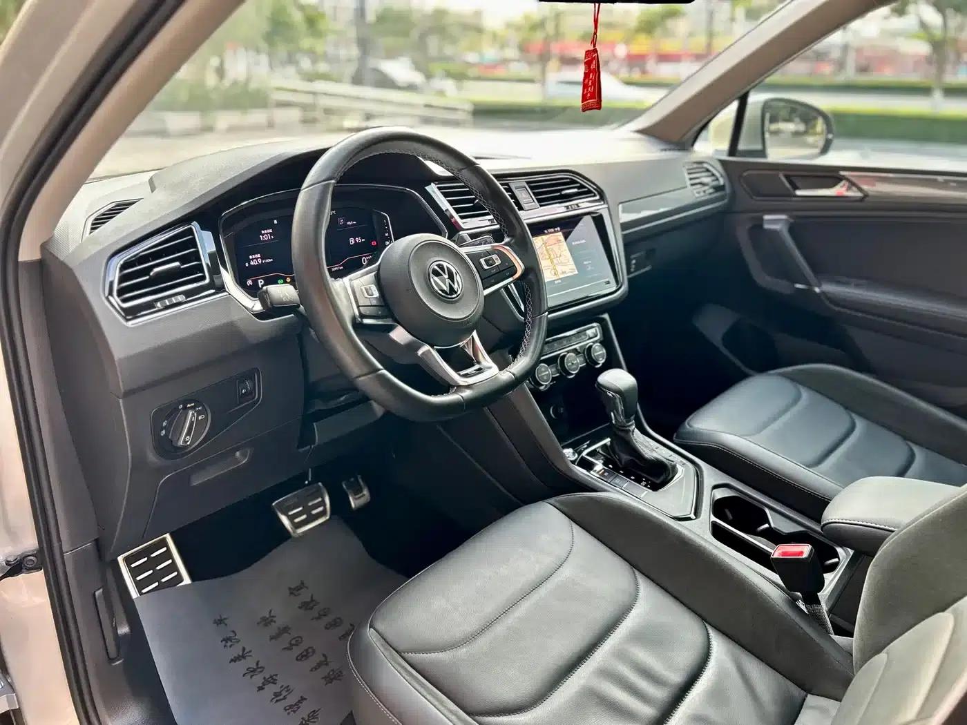 Tiguan L 2021 330TSI Automatic 2WD R-Line Premium Edition — миниатюра 12