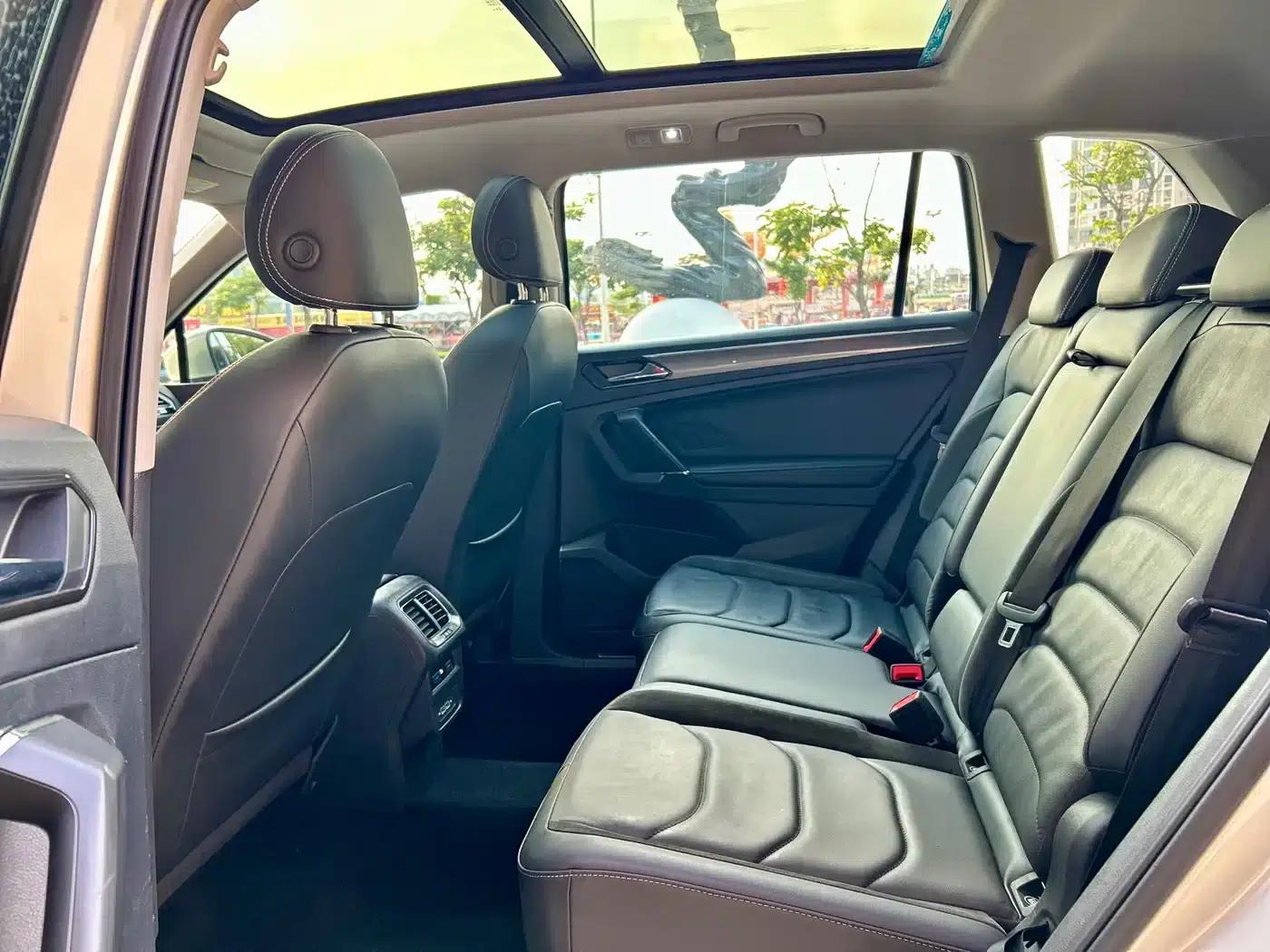 Tiguan L 2021 330TSI Automatic 2WD R-Line Premium Edition — миниатюра 8