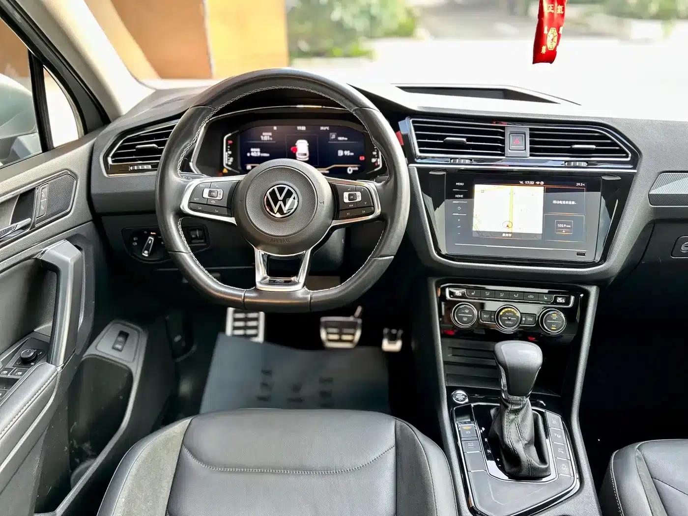 Tiguan L 2021 330TSI Automatic 2WD R-Line Premium Edition — миниатюра 10