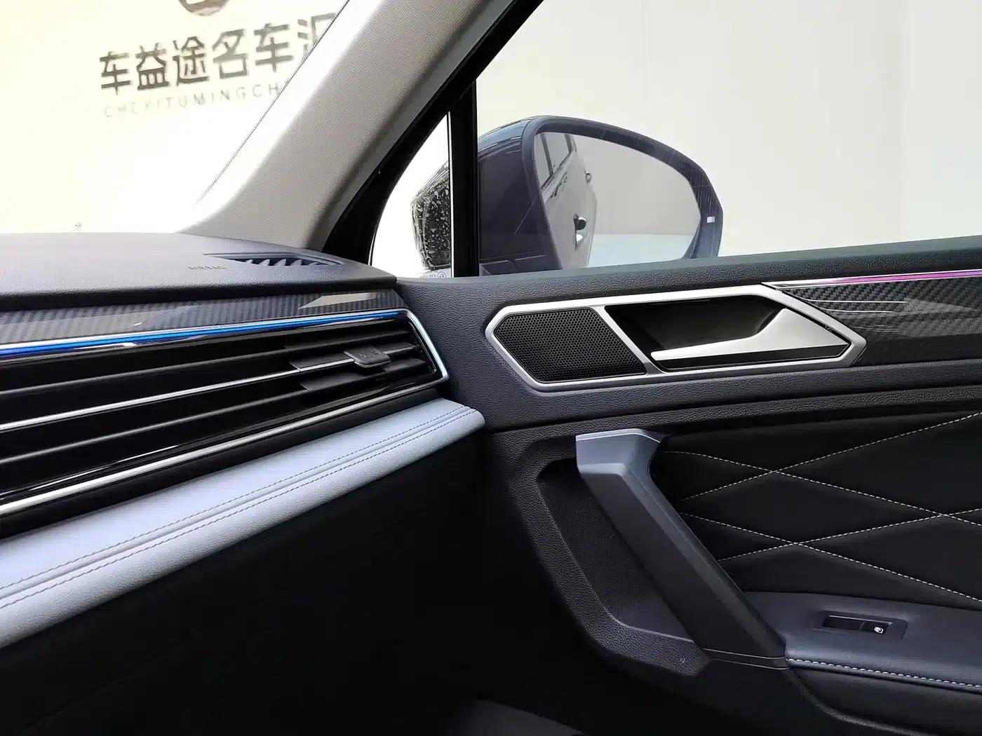 Tiguan L 2022 330TSI Automatic 2WD R-Line Premium Edition — миниатюра 18