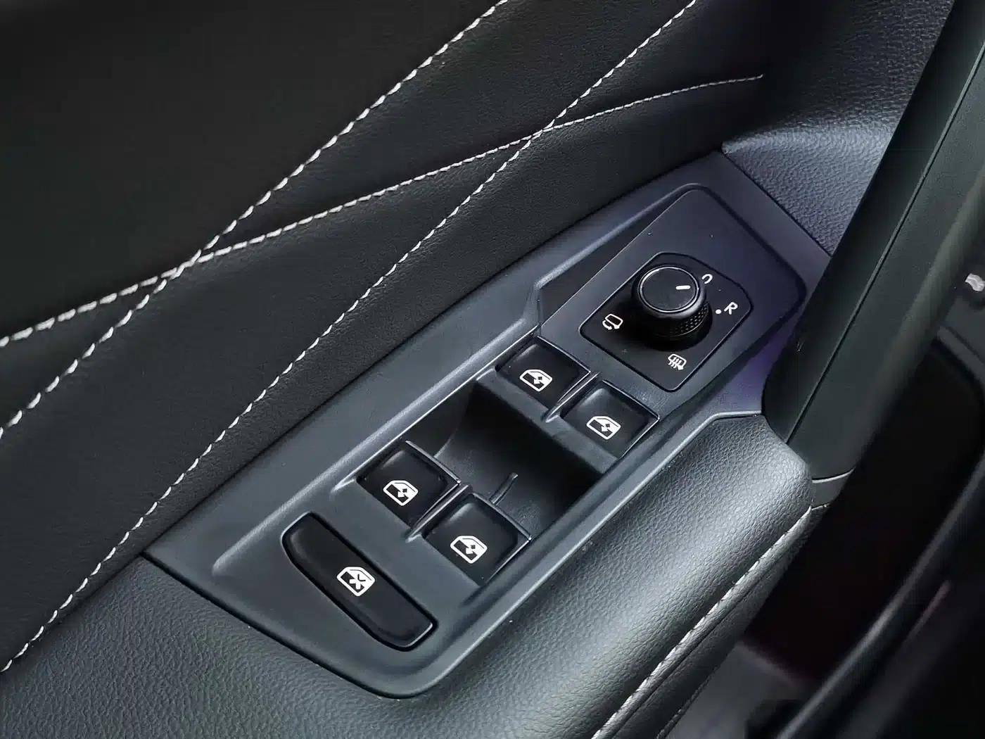Tiguan L 2022 330TSI Automatic 2WD R-Line Premium Edition — миниатюра 20