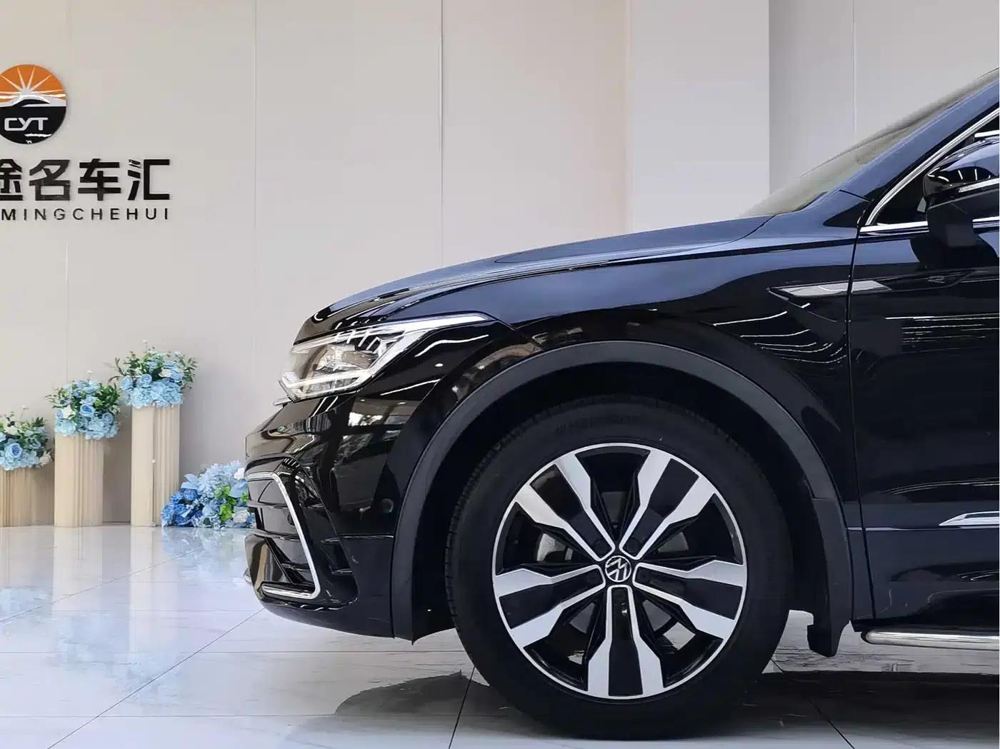 Tiguan L 2022 330TSI Automatic 2WD R-Line Premium Edition — миниатюра 29