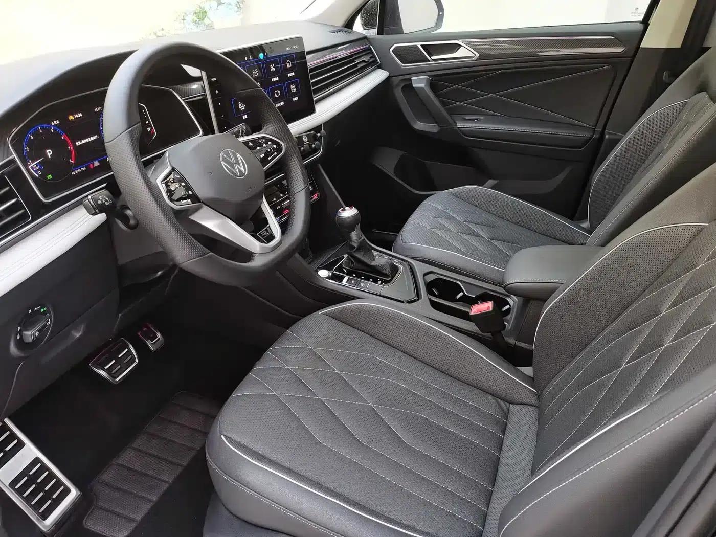 Tiguan L 2022 330TSI Automatic 2WD R-Line Premium Edition — миниатюра 7