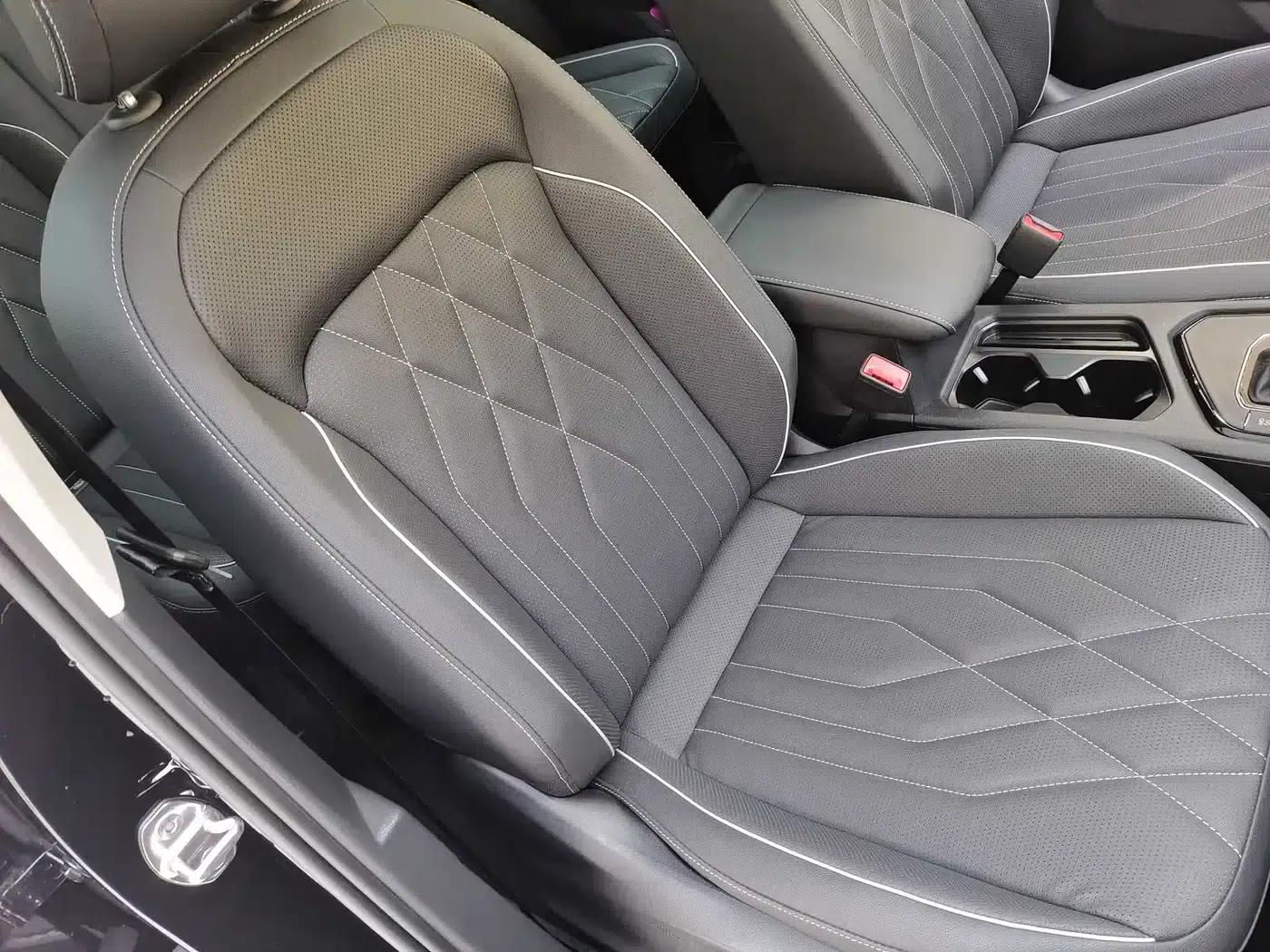 Tiguan L 2022 330TSI Automatic 2WD R-Line Premium Edition — миниатюра 10