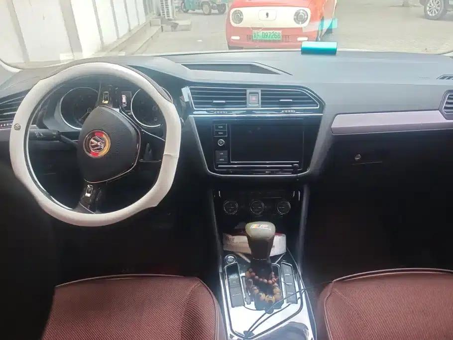 Tiguan L 2018 280TSI Automatic 2WD Comfort Edition — миниатюра 12