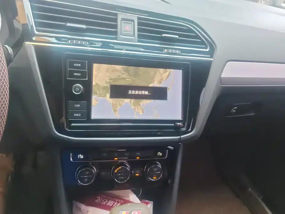 Tiguan L 2018 280TSI Automatic 2WD Comfort Edition — миниатюра 13